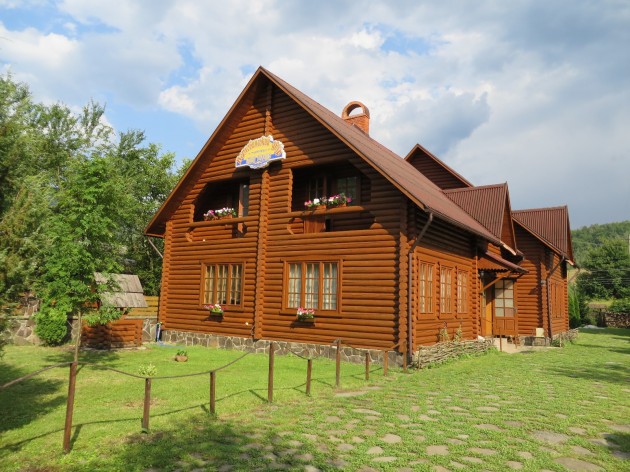 Верховинський двір Верховинський двір